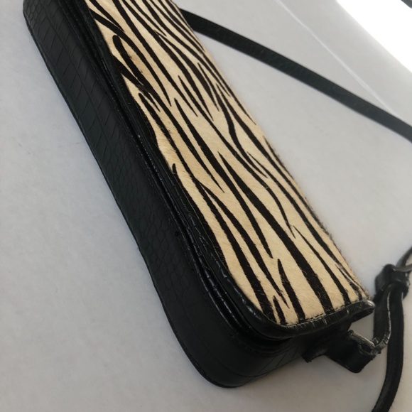 Animal fur print shoulder bag - Picture 4 of 16